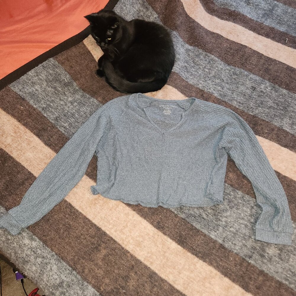 AE soft and sexy long sleeve top